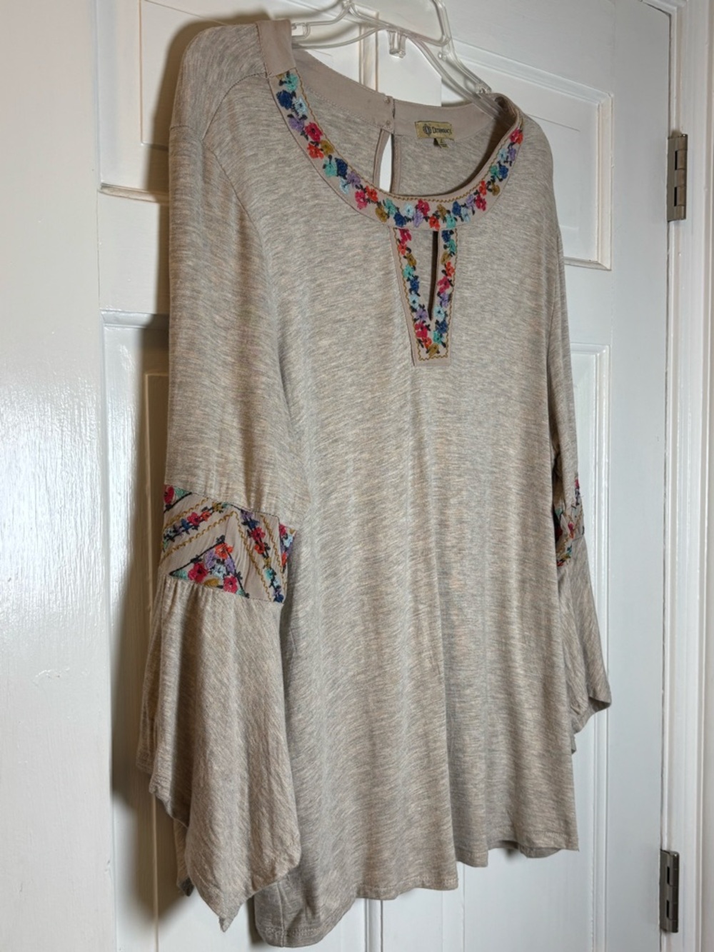 Democracy Beige w/Colorful Floral Embroidered 3/4 Sleeve Blouse Top Women’s L - Picture 2 of 11